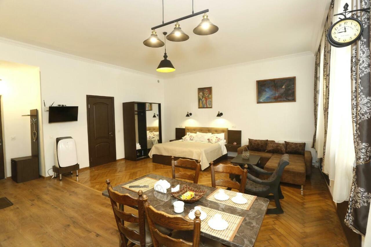 Old - Gold Gala Apartment Tbilisi Luaran gambar