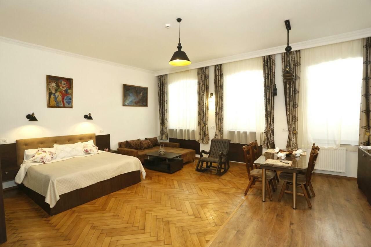 Old - Gold Gala Apartment Tbilisi Luaran gambar