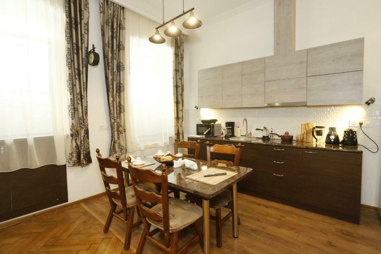 Old - Gold Gala Apartment Tbilisi Luaran gambar